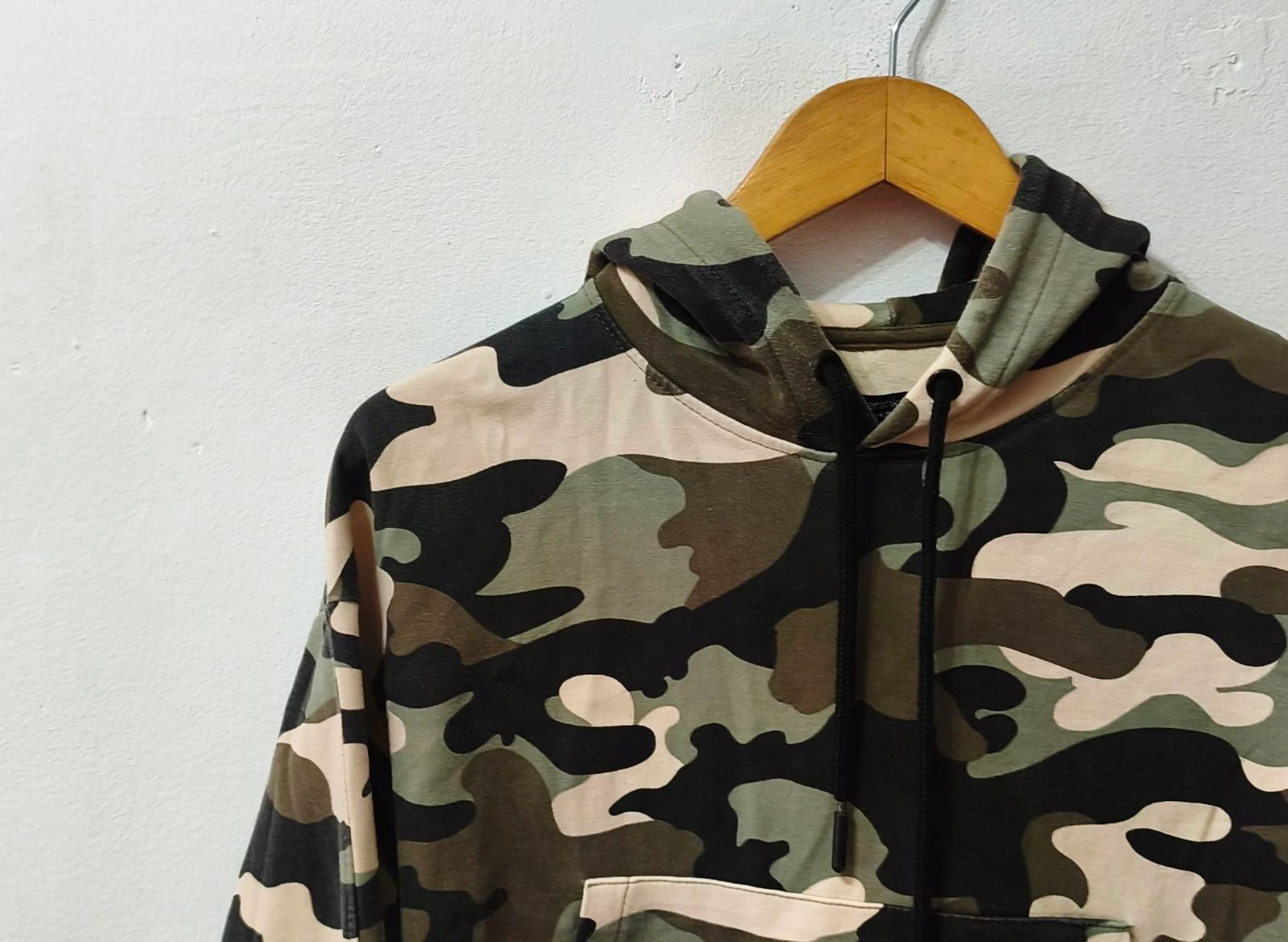Cropped camouflage hoodie Bershka dames Maat S – photo 5